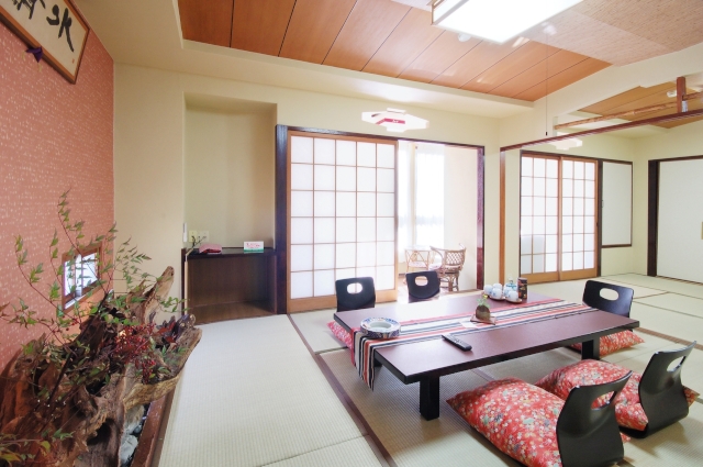 鈍川温泉 美賀登の落ち着いた客室