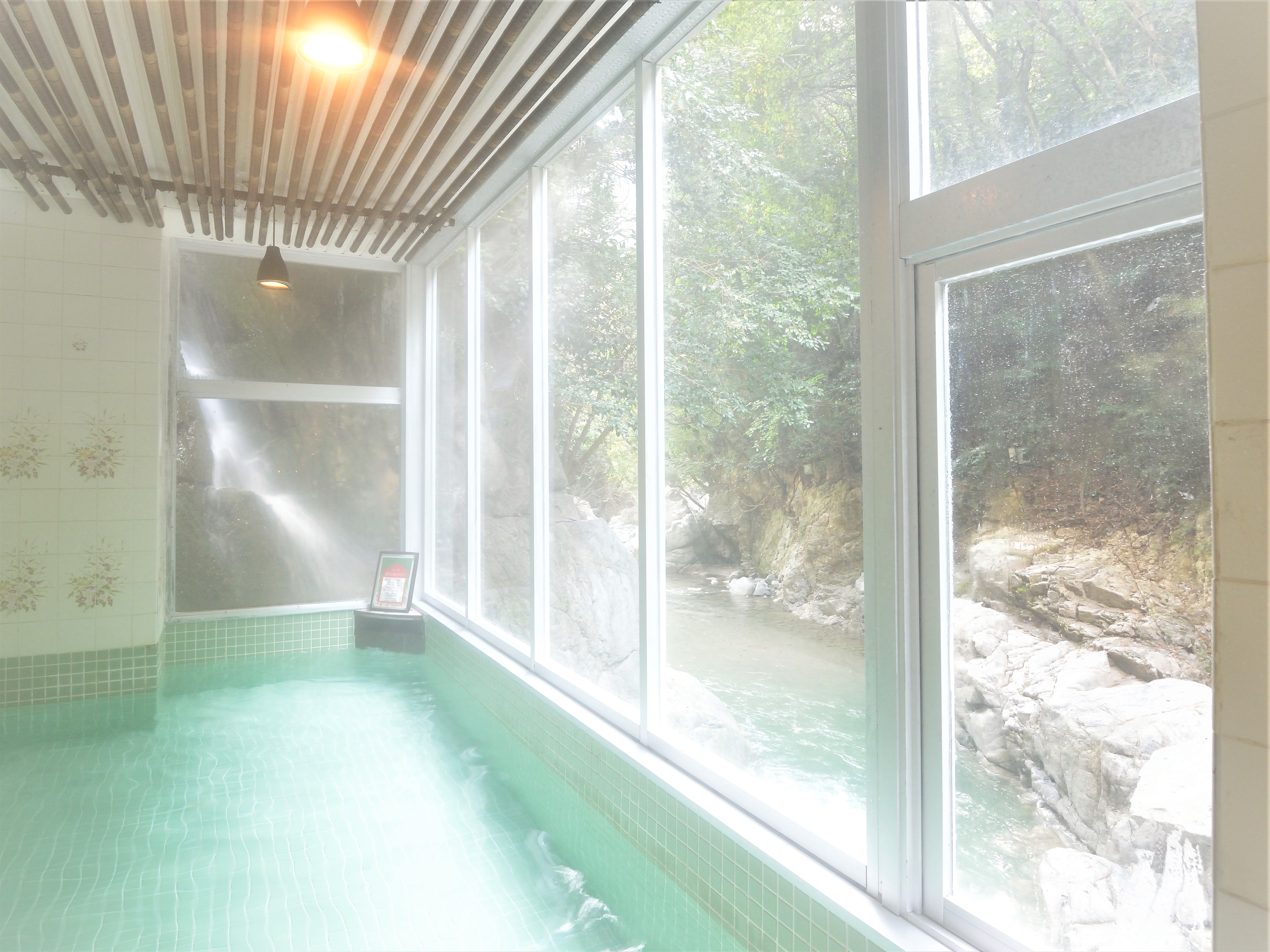 滝見の湯 朝の写真