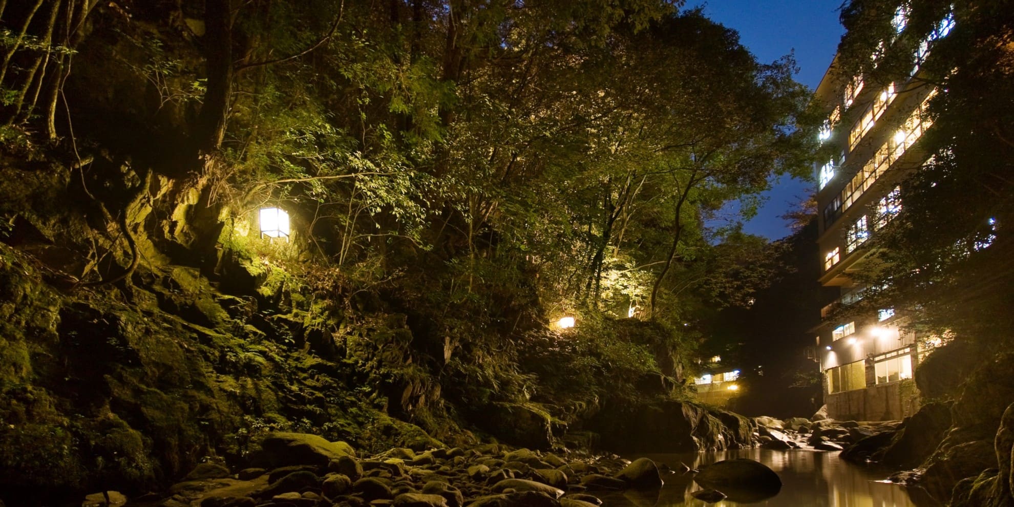 鈍川温泉 鈍川渓谷から見た美賀登の夜景
